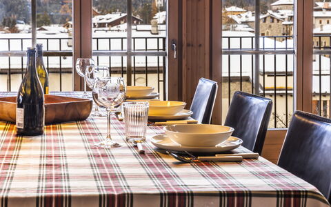 Bormio 160: Meubles, Design Intérieur, Table, Vaisselle, Nappe De Table, Chaise, Table Cuisine Et Salle A Manger, Salle À Manger, Restaurant, Serveware