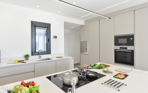 Yucas 1: Table, Propriété, Bâtiment, Fenêtre, Vaisselle, Cabinetry, Design Intérieur, Cuisine, Bois, Sol