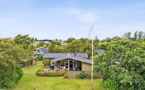 Konsta - 50M from the Sea: Bois, Toit, Architecture, Domicile, Maison, Chalet, Siding, Dur, Pente, Biens