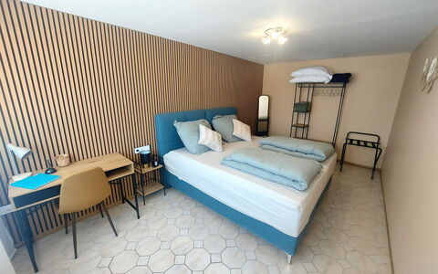 Buk City Apartments * * *: Bois, Chambre, Textile, Meubles, Sol, Design Intérieur, Lit, Literie, Drap De Lit, Sol