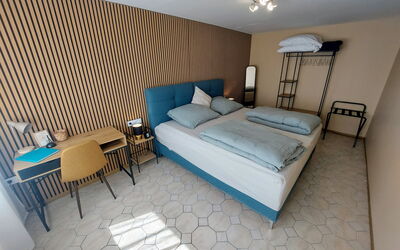 Apartment : Serenity: Textile, Chambre, Sol, Meubles, Literie, Lit, Drap De Lit, Linge, Pièce, Cadre De Lit