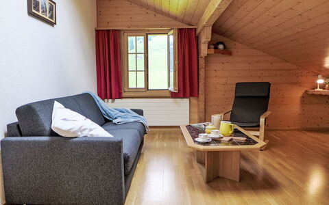 Bühl: Propriété, Meubles, Bâtiment, Fenêtre, Confort, Bois, Design Intérieur, Éclairage, Canapé, Sol