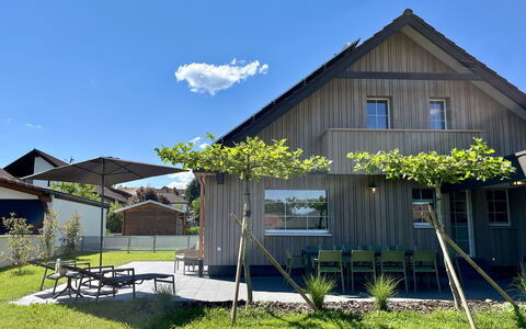 Melvill: Ciel, Plante, Bâtiment, Nuage, Fenêtre, Ombre, Paysage Naturel, Lot Terre, Maison, Herbe