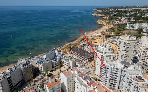 Excellent Seafront & Seaview: Bâtiment, Zone Résidentielle, Ville, Appartement, Zone Urbaine, Côte, Paysage, Quartier, Zone Métropolitaine