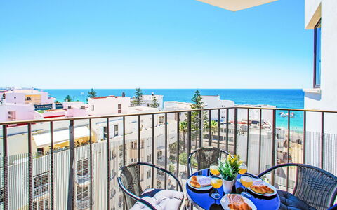 Excellent Seafront & Seaview