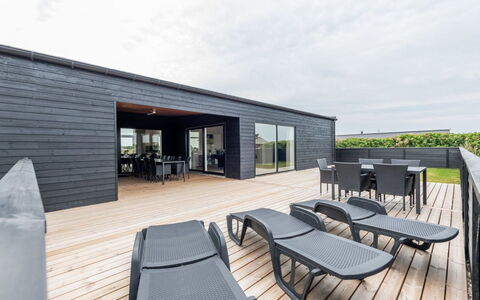 Marius - 400M from the Sea: Meubles, Table, Chaise, Cotiers Et Relief Océaniques, Design Intérieur, Mer, Table Cuisine Et Salle A Manger, Recours, Côte, Mobilier De Jardin