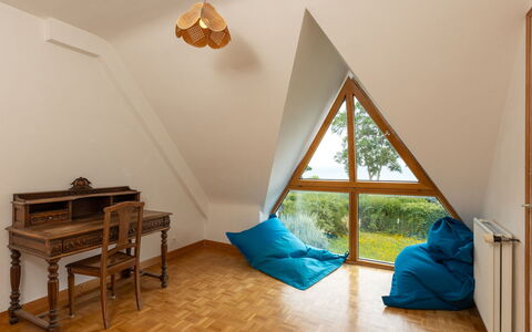 Brise Marine: Propriété, Bâtiment, Bois, Design Intérieur, Sol, Ombre, Sol, Maison, Dur, Fenêtre