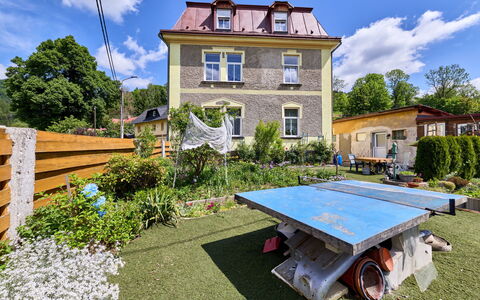 Desná V Jizerských Horách 841: Arbuste, Jardin, Chalet, Arrière-Cour, Aménagement Paysager, Cour, Pelouse