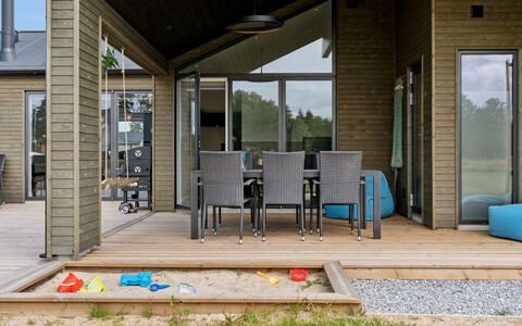 Henke - 475M from the Sea: Maison, Domicile, Zone Résidentielle, Chalet, Siding, Biens, Allée, Cour