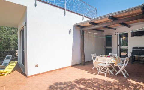 La Casa dei Nonni: Propriété, Ciel, Bois, Ombre, Design Intérieur, Bâtiment, Mur, Zone Résidentielle, Immobilier, Façade