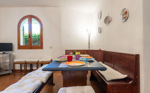 Approdo: Meubles, Table, Propriété, Bois, Design Intérieur, Fenêtre, Dur, Sol, Un Événement, Cadre