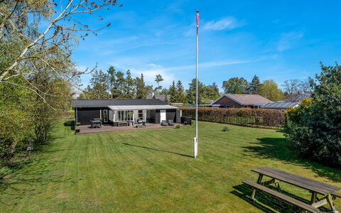Ansine - 500M from the Sea: Maison, Domicile, Zone Résidentielle, Chalet, Siding, Biens, Allée, Cour