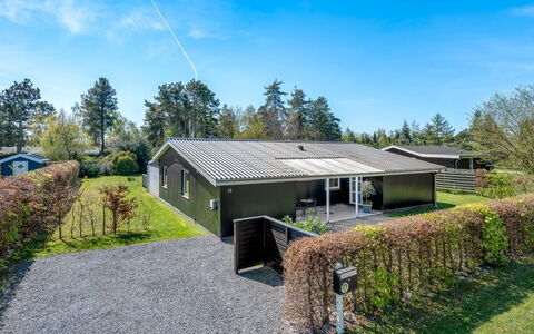Ansine - 500M from the Sea: Bois, Toit, Architecture, Domicile, Maison, Chalet, Siding, Dur, Pente, Biens