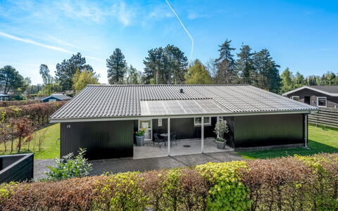 Ansine - 500M from the Sea: Bois, Toit, Architecture, Domicile, Maison, Chalet, Siding, Dur, Pente, Biens