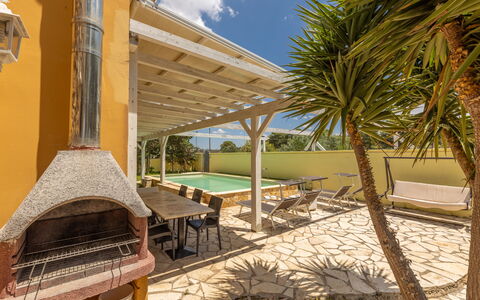 Villetta Estiva With Private Pool Gallipoli: Propriété, Plante, Nuage, Ciel, Ombre, Bâtiment, Mobilier De Jardin, Bois, Eco Hôtel, Arecales