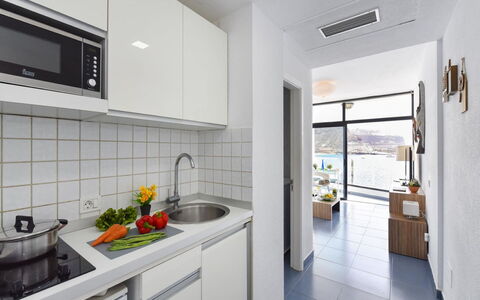 Apartment Playa del Cura 4: Comptoir, Cabinetry, Bâtiment, Robinet, Évier, Evier, Cuisine, Cuisinière, Luminaire Plomberie, Appareil De Cuisine