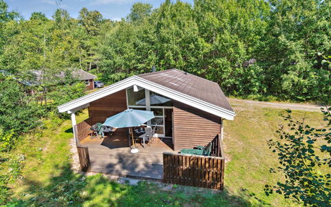 Emmie - 1.2Km from the Sea: Toit, Maison, Zone Résidentielle, Domicile, Biens, Chalet, Conception