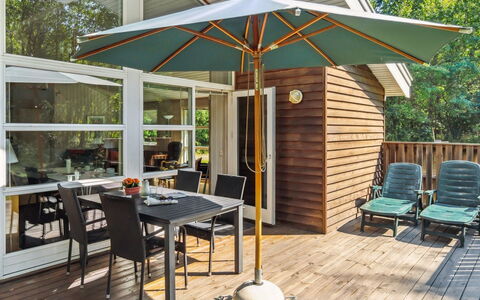 Emmie - 1.2Km from the Sea: Toit, Maison, Zone Résidentielle, Domicile, Biens, Chalet, Conception