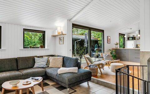 Aleida - 400M from the Sea: Canapé, Bois, Meubles, Design Intérieur, Sol, Salon, Sol, Plafond, Domicile