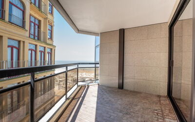 Aqua Vista with Parking and Seaview