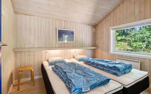 Nea - 600M from the Sea: Bois, Chambre, Domicile, Dur, Chalet, Plafond, Literie, Lit, Cadre De Lit, Planche