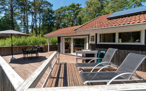 Nea - 600M from the Sea: Bois, Porche, Mobilier De Jardin, Dur, Plate-Forme, Domicile, Composite, Ombre, Tache De Bois, Parquet