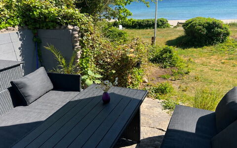 Silke - 10M from the Sea: Meubles, Design Intérieur, Sol, Sol, Plafond, Pièce, Chaise, Table, Appartement, Table Cuisine Et Salle A Manger