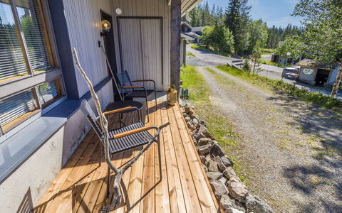 Rukaköngäs 27: Bois, Chalet, Domicile, Siding, Plate-Forme, Planche, Porche, Cour, Dur, Cabane En Rondins