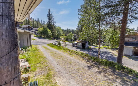 Rukaköngäs 27: Arbre, Domicile, Chalet, Mélèze, Allée, À Feuilles Persistantes, Aménagement Paysager, Siding