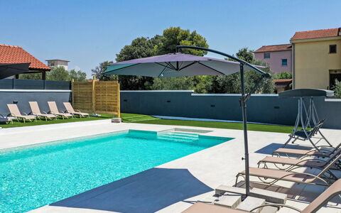 Sonja: Piscine, Mobilier De Jardin, Parapluie, Recours, Loisir, Ombre, Composite, Balancelle, Eco Hôtel, Chaise