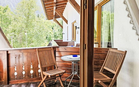 See 101: Meubles, Bâtiment, Chaise, Fenêtre, Table, Bois, Plante, Ombre, Arbre, Tache De Bois