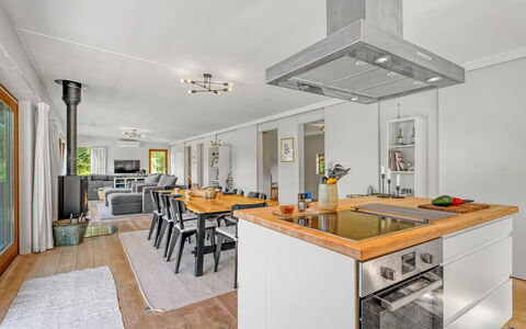 Nielsigne - 1.3Km from the Sea: Toit, Maison, Lot Terre, Domicile, Chalet, Biens, Batiments Jardin, Ombre, Cabane En Rondins, Aménagement Paysager