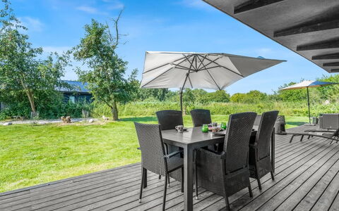 Nielsigne - 1.3Km from the Sea: Toit, Maison, Lot Terre, Domicile, Chalet, Biens, Batiments Jardin, Ombre, Cabane En Rondins, Aménagement Paysager