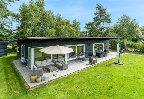 Nielsigne - 1.3Km from the Sea: Domicile, Chalet, Pelouse, Jardin, Biens, Cour, Ferme, Aménagement Paysager, Batiments Jardin, Siding