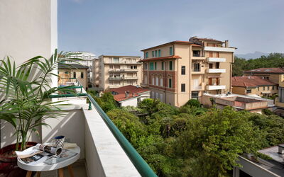 Tosca With Beach & Breakfast Included
