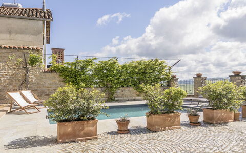 Arpusè, Relax nelle Langhe - Barolo, with Pool: Mur, Pot De Fleur, Plante D'Appartement, Jardin, Dalle, Balcon, Cour, Mobilier De Jardin
