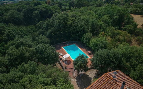 Santa Colomba House, Siena, Nature And Pool: L'Eau, Propriété, Piscine, Arbre, Paysage Naturel, Bâtiment, Paysage, Loisir, Eco Hôtel, Design Urbain