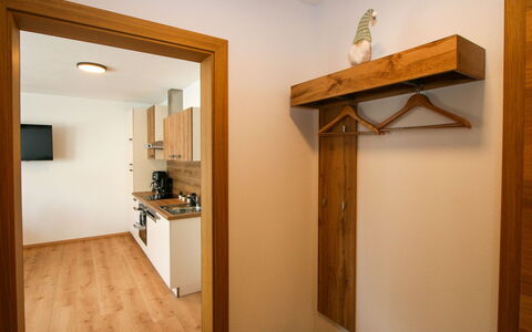 Ferienwohnung Selina: Miroir, Bois, Design Intérieur, Plante D'Appartement, Bâtiment, Sol, Sol, Maison, Tache De Bois