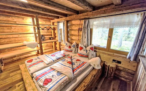 Chalet Lechtraum: Propriété, Bâtiment, Fenêtre, Bois, Design Intérieur, Sol, Sol, Tache De Bois, Faisceau, Maison