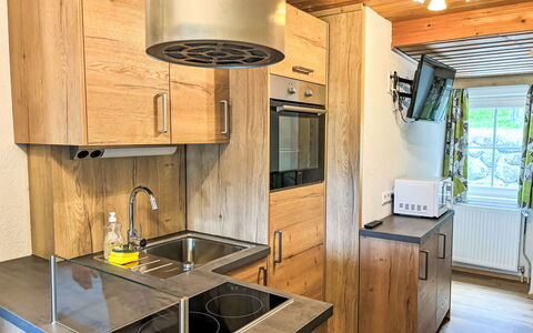 Irdning - Donnersbachtal 649: Evier, Comptoir, Robinet, Évier, Propriété, Cabinetry, Luminaire Plomberie, Appareil De Cuisine, Cuisinière, Éclairage