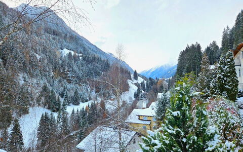 Sonnenseite: Maison, Toit, Domicile, Chalet, Biens, Ombre, Siding, Allée, Porche, Ferme