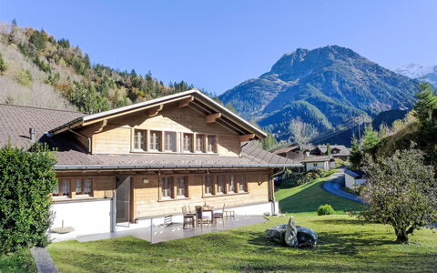 Eisiboden: Plante, Ciel, Bâtiment, Montagne, Propriété, Fenêtre, Maison, Paysage Naturel, Arbre, Lot Terre