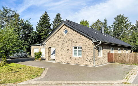 Meyer: Ciel, Plante, Nuage, Bâtiment, Fenêtre, Arbre, Paysage Naturel, Lot Terre, Maison, Chalet