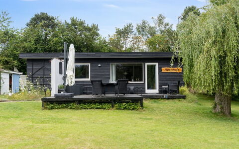 Mark - 1.2Km from the Sea: Maison, Domicile, Zone Résidentielle, Chalet, Siding, Biens, Allée, Cour