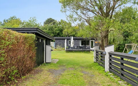 Mark - 1.2Km from the Sea: Maison, Domicile, Zone Résidentielle, Chalet, Siding, Biens, Allée, Cour