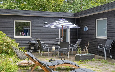 Mark - 1.2Km from the Sea: Maison, Domicile, Zone Résidentielle, Chalet, Siding, Biens, Allée, Cour