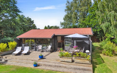 Bedine - 1.3Km from the Sea: Maison, Chalet, Domicile, Toit, Ombre, Jardin, Batiments Jardin, Porche, Arrière-Cour