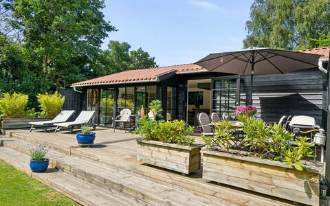 Bedine - 1.3Km from the Sea: Domicile, Porte, Chalet, Ombre, Mobilier De Jardin, Store, Jardin, Structure En Plein Air, Patio, Cour