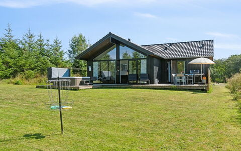 Kristiarn - 1.1Km from the Sea: Meubles, Design Intérieur, Sol, Sol, Plafond, Pièce, Chaise, Table, Appartement, Table Cuisine Et Salle A Manger