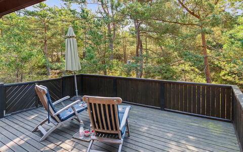 Sonya - 350M from the Sea: Bois, Parquet, Porche, Dur, Plate-Forme, Sol, Planche, Tache De Bois, Eco Hôtel, Ombre